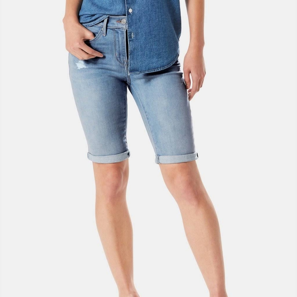 Levi's Bermuda Shorts sz 30 Light Wash Distressed